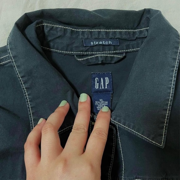 GAP - Picture 2 of 2